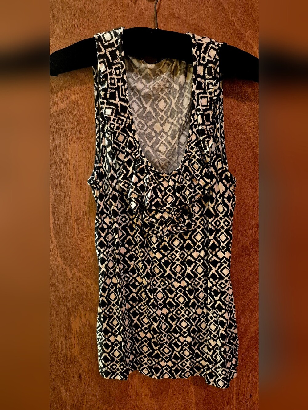 Black and White Geometric Sleeveless Women’s Top